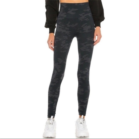 Spanx Look at Me Now Leggings Seamless Black Camo Camouflage Green High Rise NEW - Picture 1 of 15